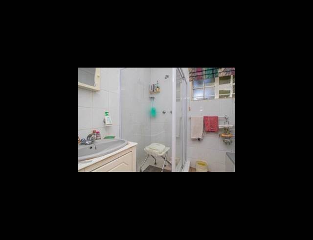 5 BEDROOM FREESTANDING FOR SALE IN GLEN MARAIS